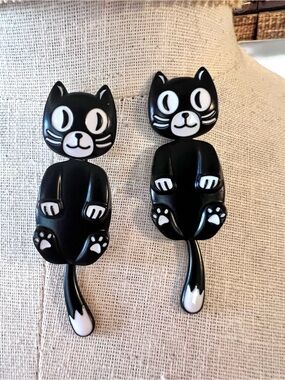 Black Cat Enamel Dangling Earrings - Kawaii Jewelry